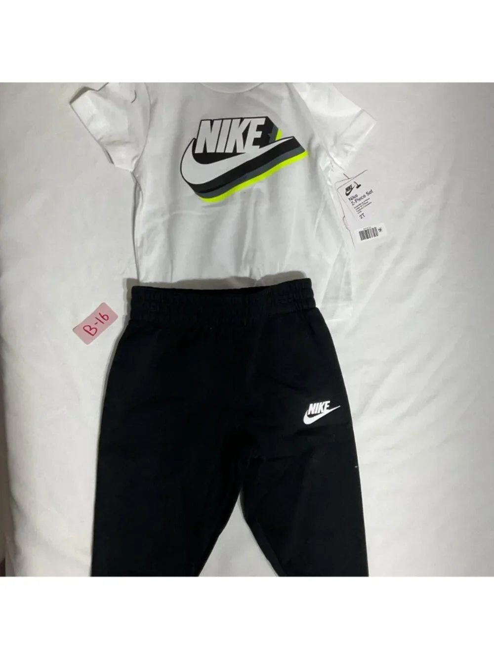 Nike Toddler Boys 2-Piece Logo Tee & Jogger Pants Set White/Black Size 2T